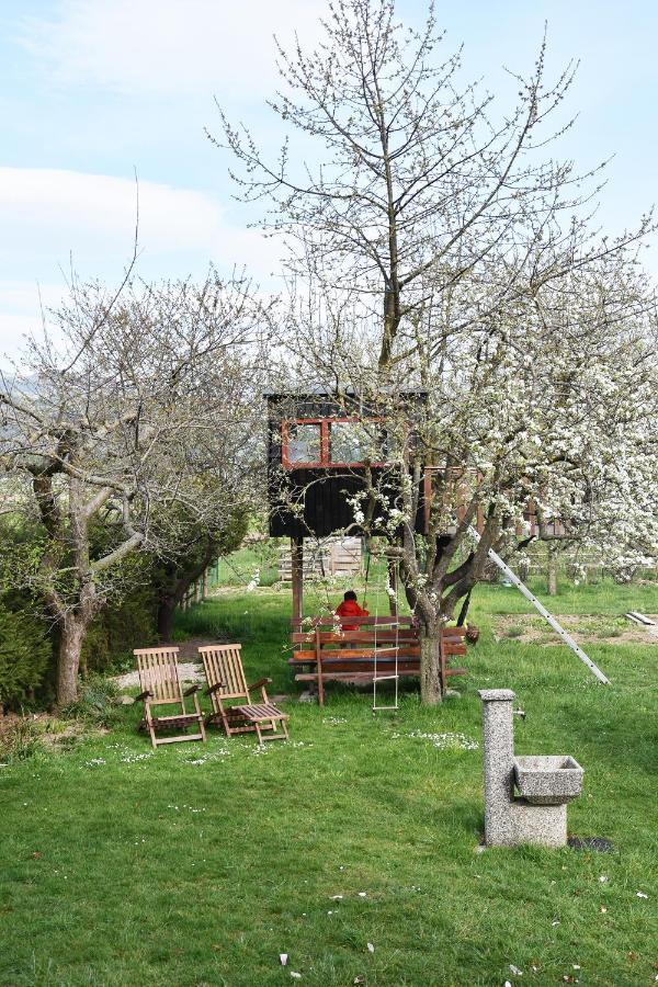 Lesnavesna Designer Apartment With A Garden Visoko  Buitenkant foto